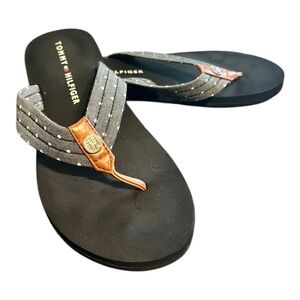 Tommy Hilfiger Flip Flops – Women’s Size 9
